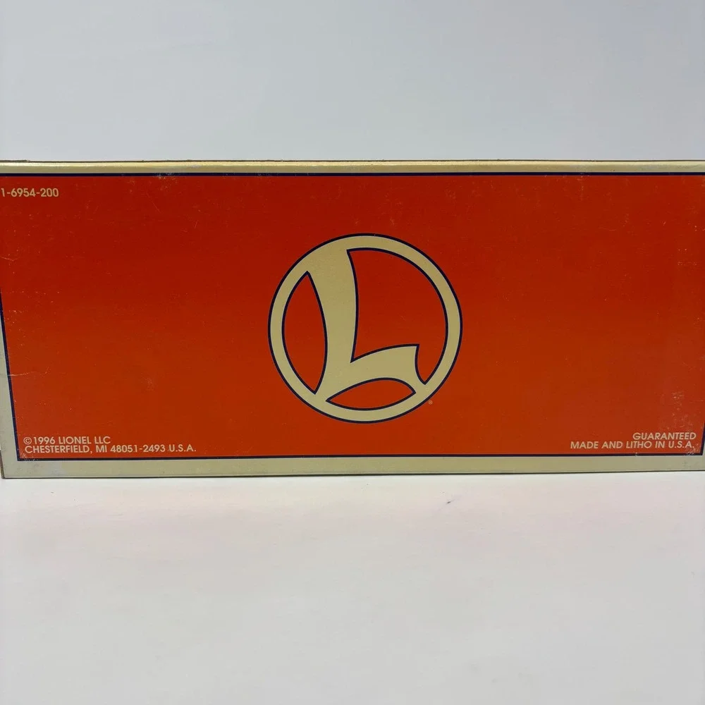 Lionel 6461 Depressed-Center Flatcar with ERTL Case 4WD Tractor 6-16957 O Gauge